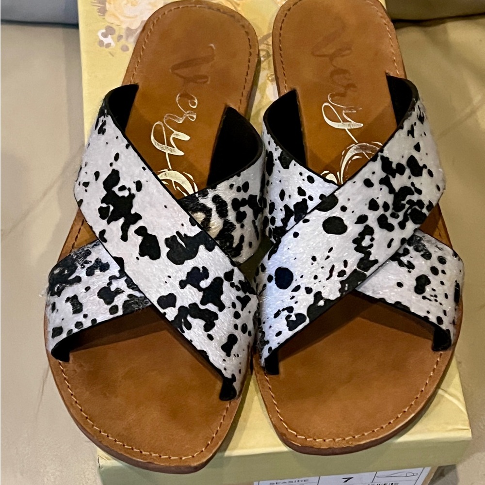 Very G Women's Black and White Cow Print Sandals
